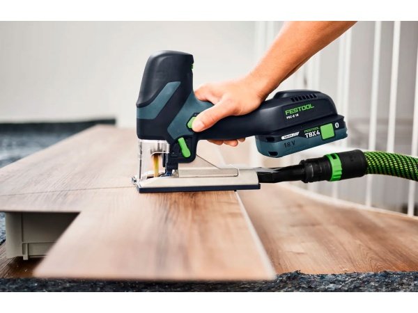 Festool akku stiksav, produkt set forfra med tilbehør