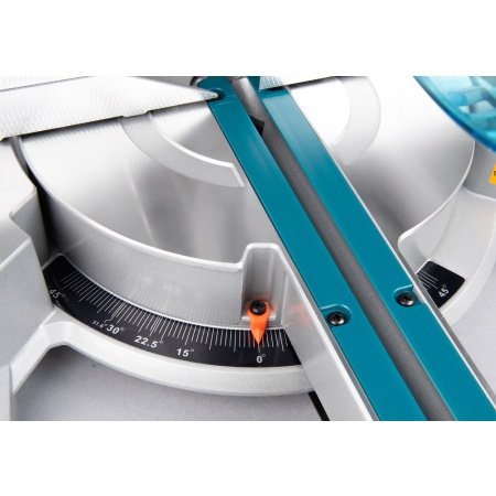 Makita kap/geringssav LS0816F. Billedet viser produktet forfra.