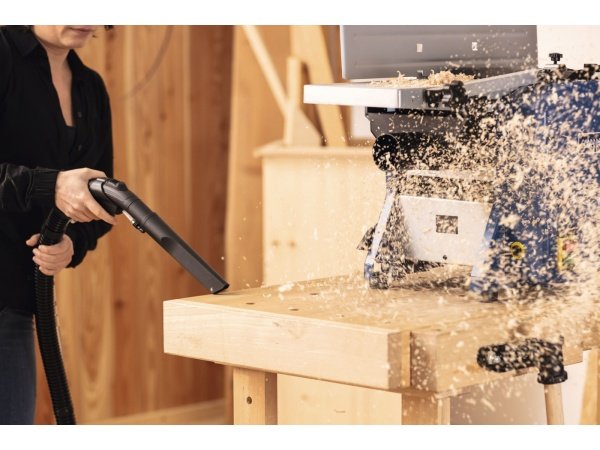 Scheppach tæpperenser Spray Vac 20 1600W. Billedet viser produktet og tilbehør.