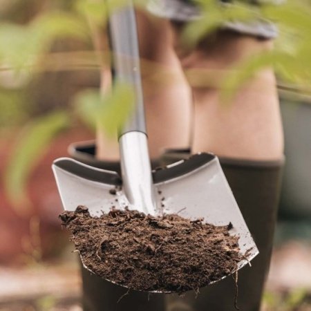 Fiskars Ergonomic spade