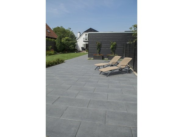 IBF Trendline sort flammet