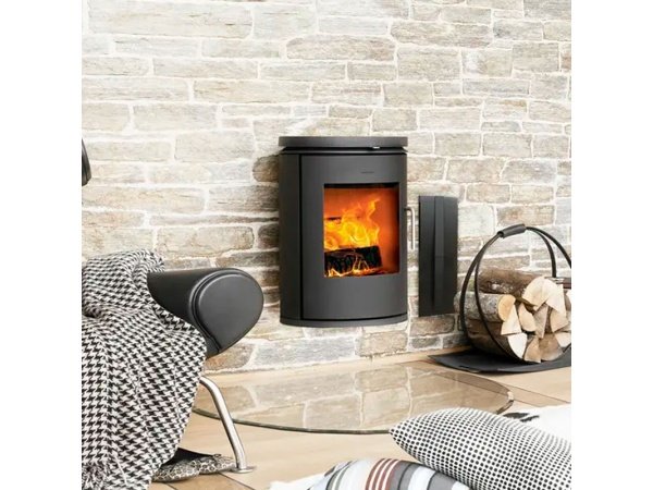 Morsø brændeovn 6170 Væghængt, sort. Billedet viser produkt med hvid baggrund.