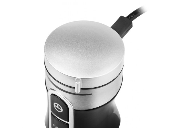 Tristar stavblender. Produkt vises med tilbehør