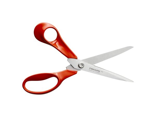 Fiskars Classic universalsaks 21 cm venstrehåndede brugere. Billedet viser produktet lukket.