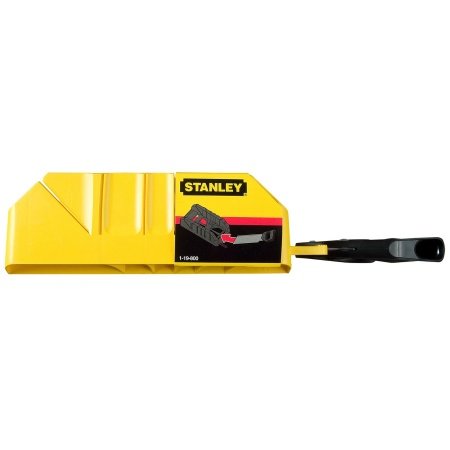 Stanley skærekasse m/sav Stanley skærekasse m/sav 143x350 mm. Billedet viser produktet fra en skrå vinkel.