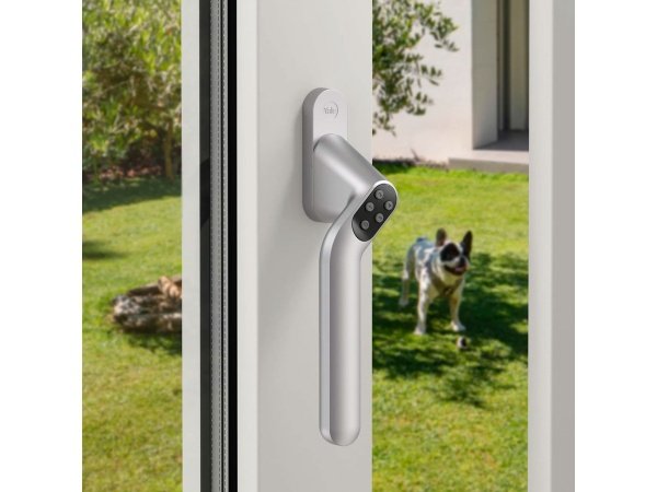 Ruko Yale Code håndtag venstre satin chrome. Billedet viser produktet med hvid baggrund.