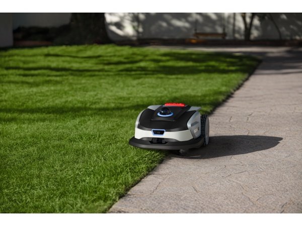 Sunseeker S4 robotplæneklipper. Produkt vises