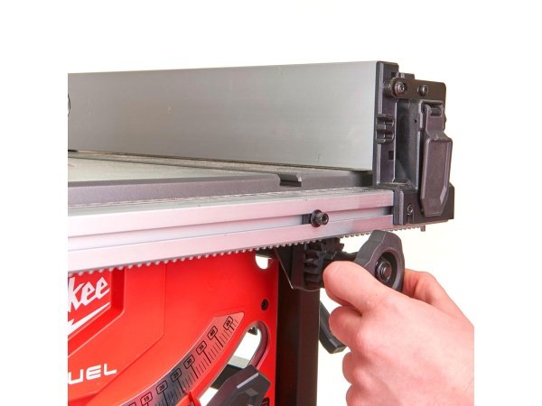 Milwaukee bordsav FTS210-0, produkt set forfra