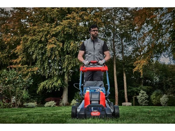 Milwaukee plæneklipper