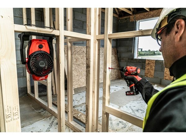 Milwaukee bordventilator M12 AF-0. Billedet viser produkt forfra.