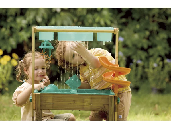 Hape multifunktionelt legebord. Produkt vises oppefra