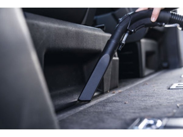 Scheppach tæpperenser Spray Vac 20 1600W. Billedet viser produktet og tilbehør.