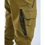 Pinewood Furudal Hunters Hybrid Stretch bukser. Miljøbilledet viser produktets sidelomme.
