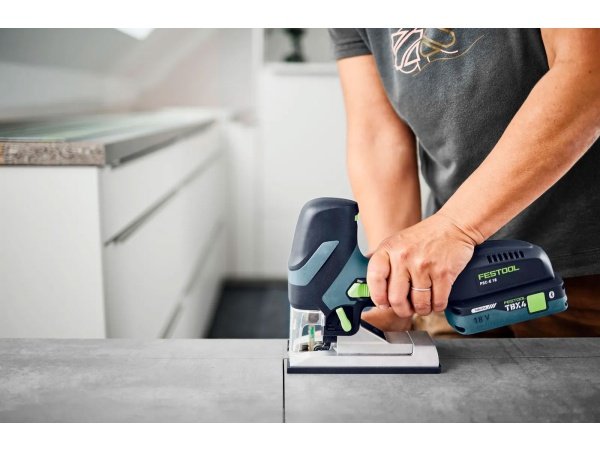 Festool akku stiksav, produkt set forfra med tilbehør