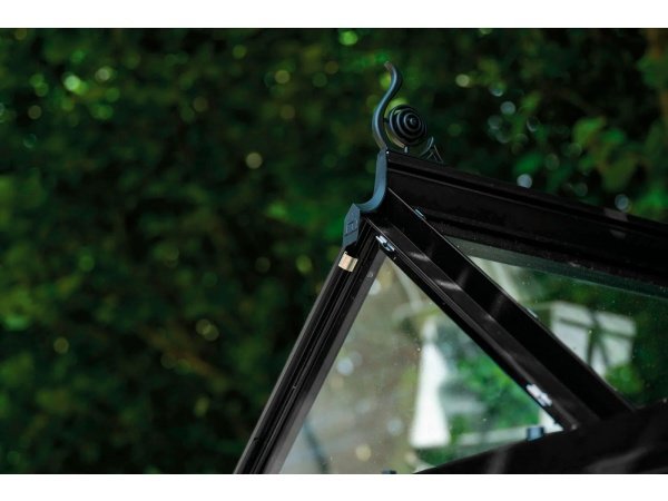 Halls Icon 6 drivhus. Produkt vises i miljø