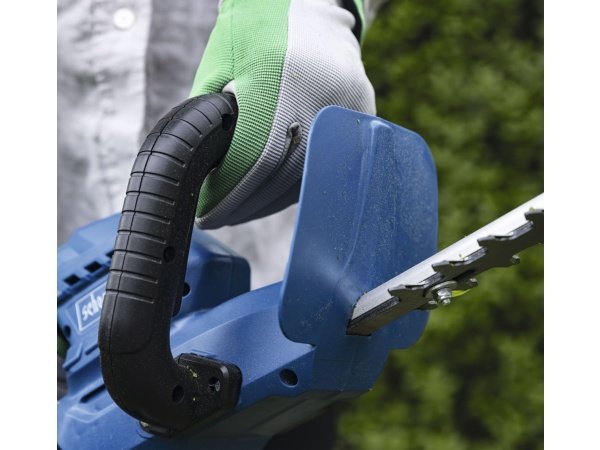 Scheppach hækkeklipper C-HT570-X, 57cm svær, Solo. Billedet viser produktet med hvid baggrund.