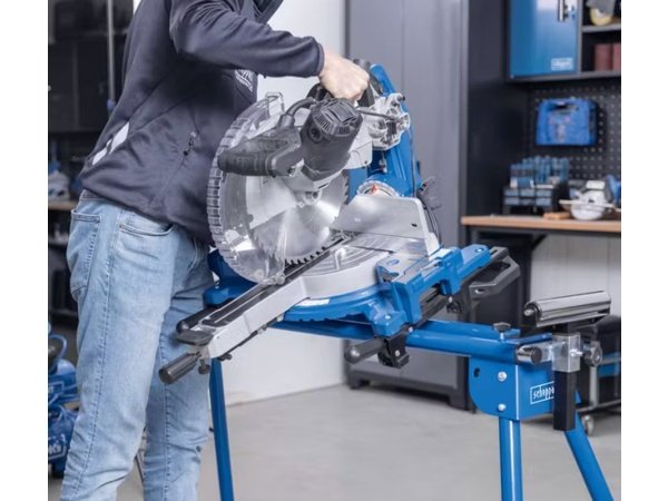 Scheppach arbejdsbord UMF1600 Scheppach arbejdsbord UMF1600 1000 x 580 x 810 mm. Billedet viser produktet med hvid baggrund.