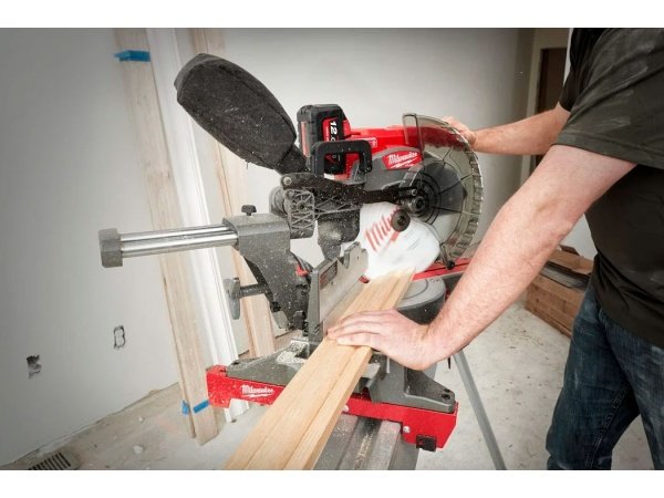 Milwaukee kap-/geringssav