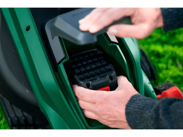 Bosch Rotak 18V-32 plæneklipper
