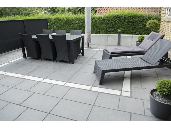 IBF Trendline sort flammet