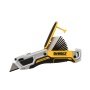Dewalt kniv med trapezblad DWHT10999-0. Billedet viser produktets indbygget opbevaringsplads.