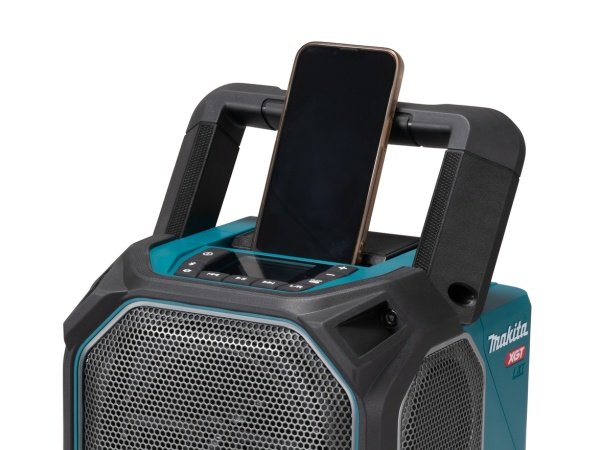 Makita bluetooth højttaler 40V med høj lydstyrke og kraftig bas. Billedet viser produktet forfra.