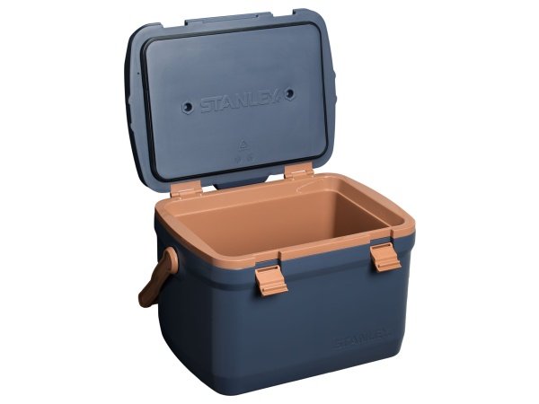 Stanley Easy-Carry køleboks Stanley Easy-Carry køleboks 15,1 ltr. Twilight. Billedet viser produktet fra en skrå vinkel.