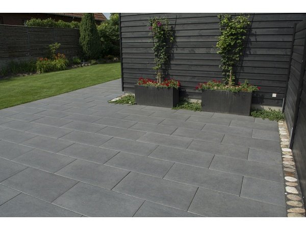 IBF Trendline sort flammet