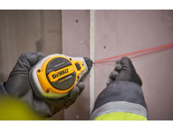 Dewalt kridtsnor 6:1, 30 m, rød kridt. Billedet viser produktet med hvid baggrund.