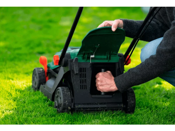 Bosch Rotak 18V-32 plæneklipper