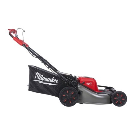 Milwaukee M18 FUEL™ plæneklipper Milwaukee M18 FUEL™ 53 cm selvkørende plæneklipper. Billedet viser produktet fra en skrå vinkel.