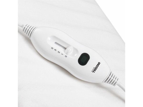 Tristar BW-4753 elektrisk varmelagen Tristar BW-4753 elektrisk varmelagen til enkeltseng, 150 x 70 cm, med 3 varmeindstillinger og overophedningsbeskyttelse. Vaskbart tæppe med 1,5 m ledning. Billedet viser hele produktet.