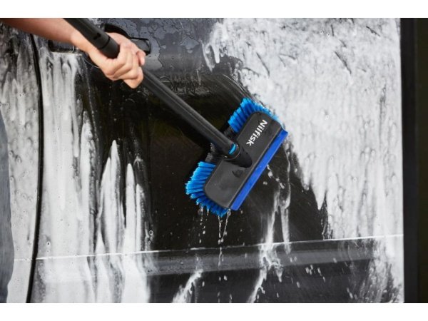 Nilfisk bilshampoo 2,5 liter. Billedet viser produktet med hvid baggrund.