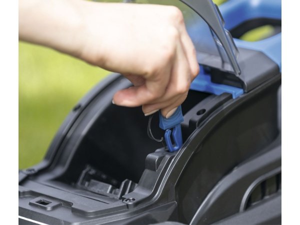 Scheppach plæneklipperBC-MP320-X-SET L, 32 cm 5911413403, m/lader & batteri. Billedet viser produkt med hvid baggrund.