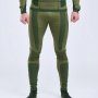 Pinewood Seamless Function Base Layer termoundertøjssæt. Miljøbilledet viser bukserne forfra.