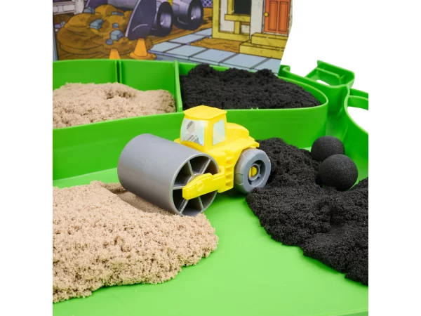 Kinetic Sand byggeplads. Produktindpakning vises