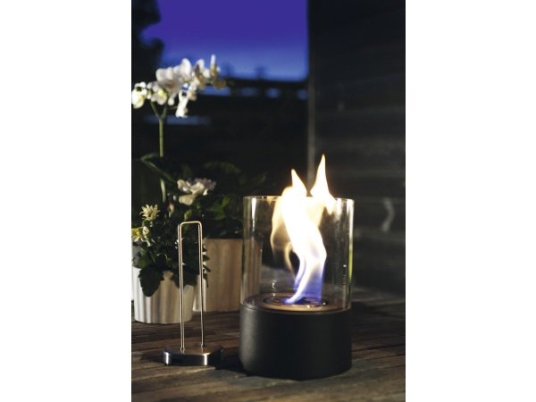 Morsø Bel bioethanol lampe i sort. Billedet viser produktet tændt.