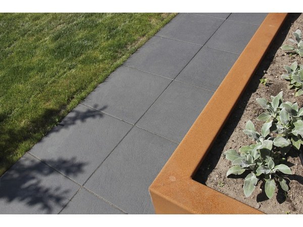 IBF Trendline sort flammet