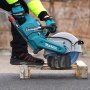 Makita kapsav 40V XGTCE004GZ u/akku & lader. Miljøbilledet viser produktets effektivitet