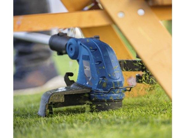 Scheppach græstrimmer C-LT300-X - SET S, 20V. Billedet viser produkt og tilbehør med hvid baggrund.