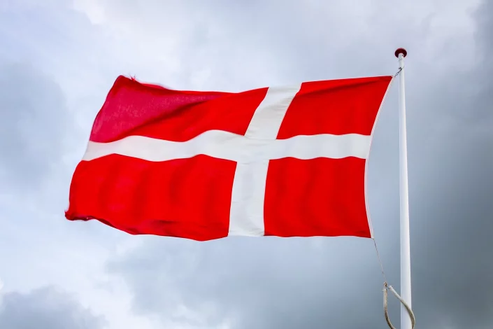 Flag og flagstang hos 10-4.dk