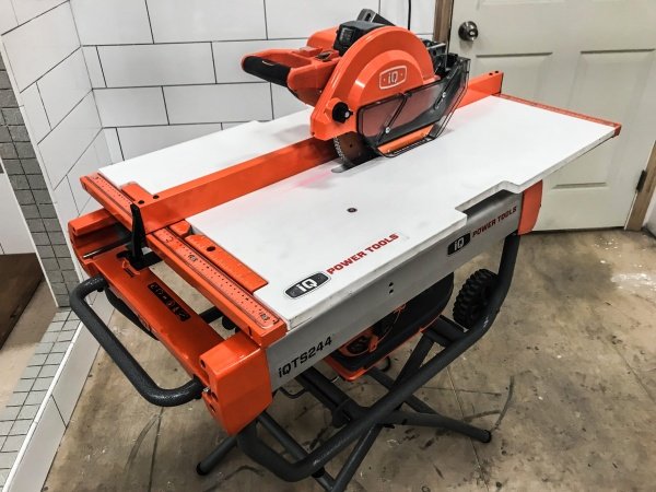 Sydvesta fliseskærer 1640W