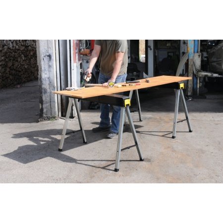 Stanley foldbar savbuk 2 stk. Stanley foldbar savbukke med skulderstrop. Billedet viser produktet med hvid baggrund.