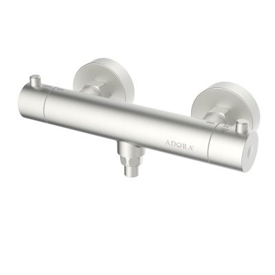 Adora Circum brusearmatur