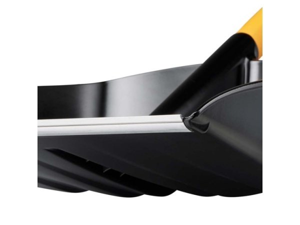 Fiskars sneskovl X-series