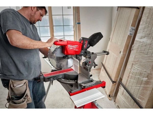 Milwaukee kap-/geringssav