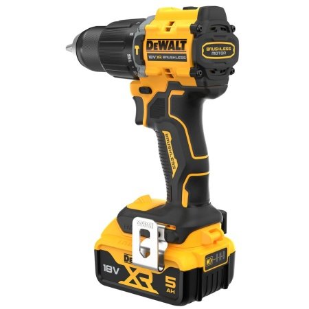 Dewalt 18V XR slagboremaskine inkl. 2 x 5Ah Dewalt 18V XR kulløs kompakt slagboremaskine, 2 x 5Ah. Billedet viser produkt og tilbehør.