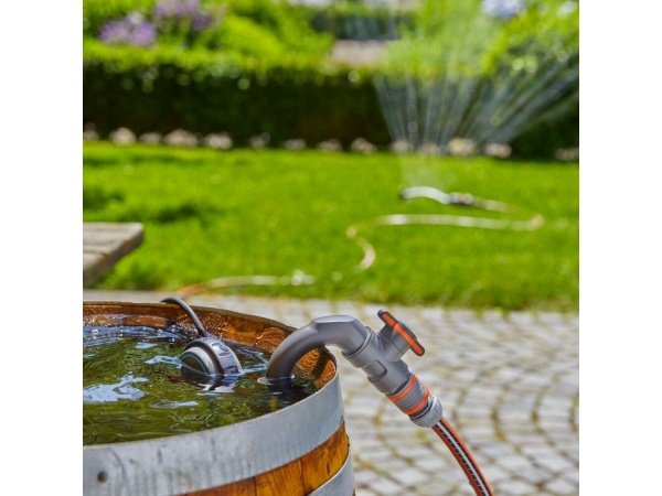 Gardena elektrisk regnvandstøndepumpe 4000/1 Gardena regnvandstøndepumpe 4000/1 der pumper vand til havevanding