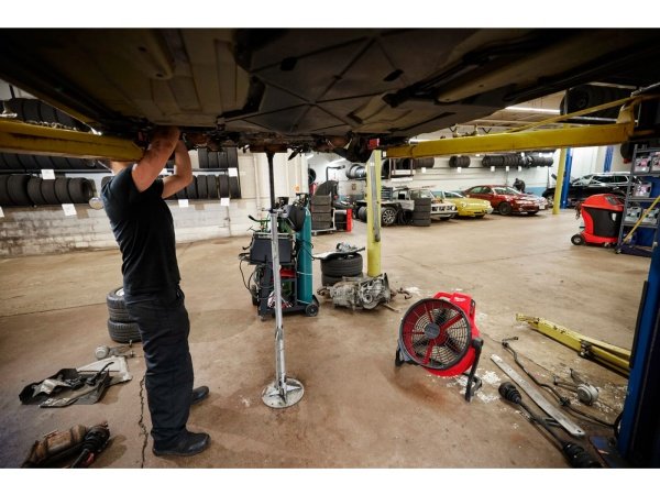 Milwaukee ventilator