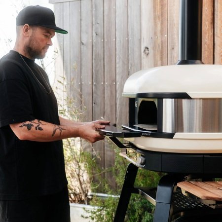 Gozney Dome XL fronthylde Gozney Dome Gen 2.0 XL fronthylde. Billedet viser produktet fra siden.